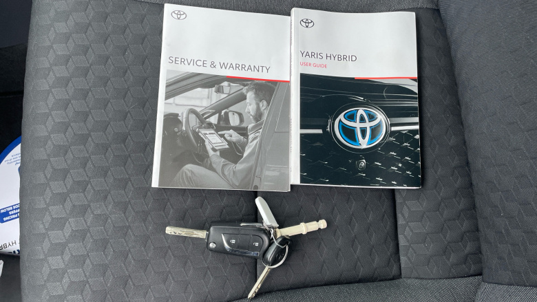 Toyota Yaris 1.5 Hybrid Icon 5dr CVT Hybrid Hatchback